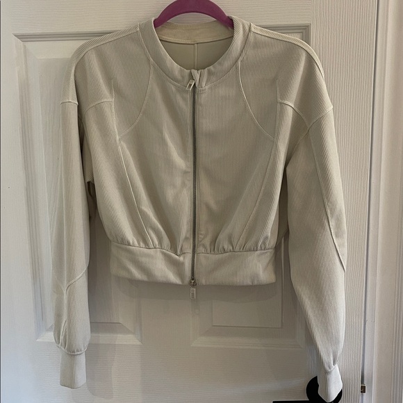 Lululemon Ribbed Softstreme Cropped Jacket - Picture 5 of 10